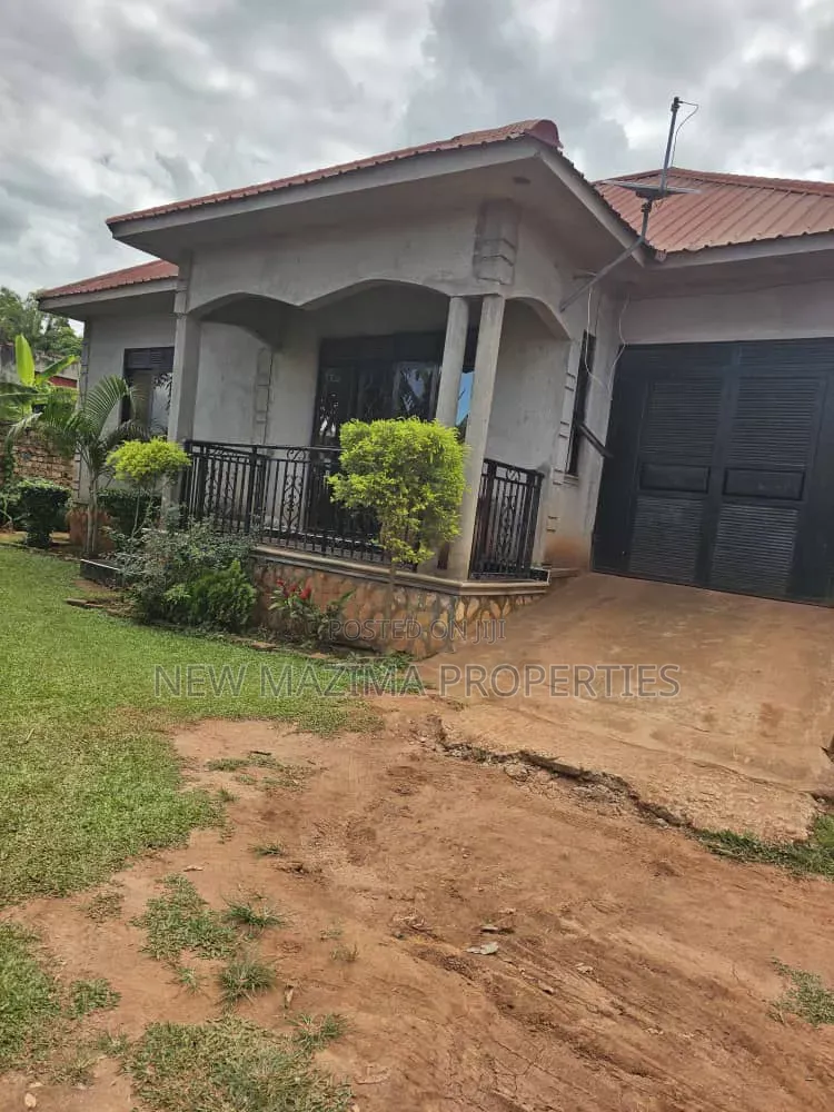 3bdrm Bungalow in Kitende Lumuli, Central Division for sale in Central Division