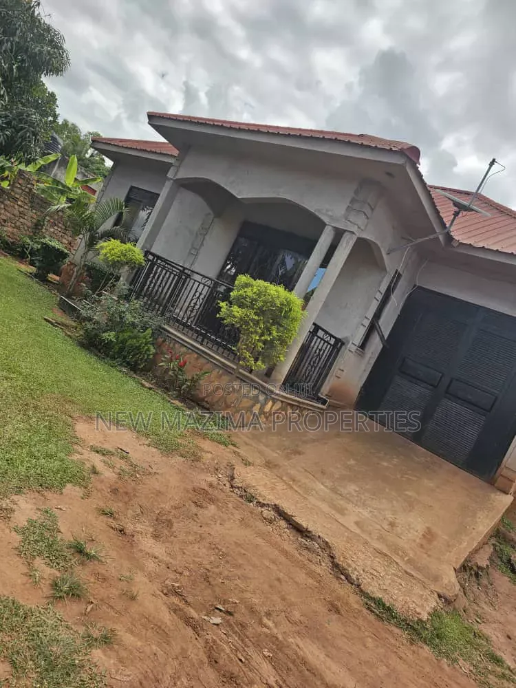 3bdrm Bungalow in Kitende Lumuli, Central Division for sale in Central Division