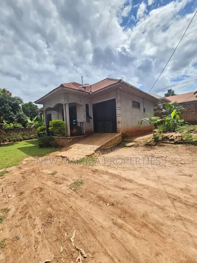 3bdrm Bungalow in Kitende Lumuli, Central Division for sale in Central Division