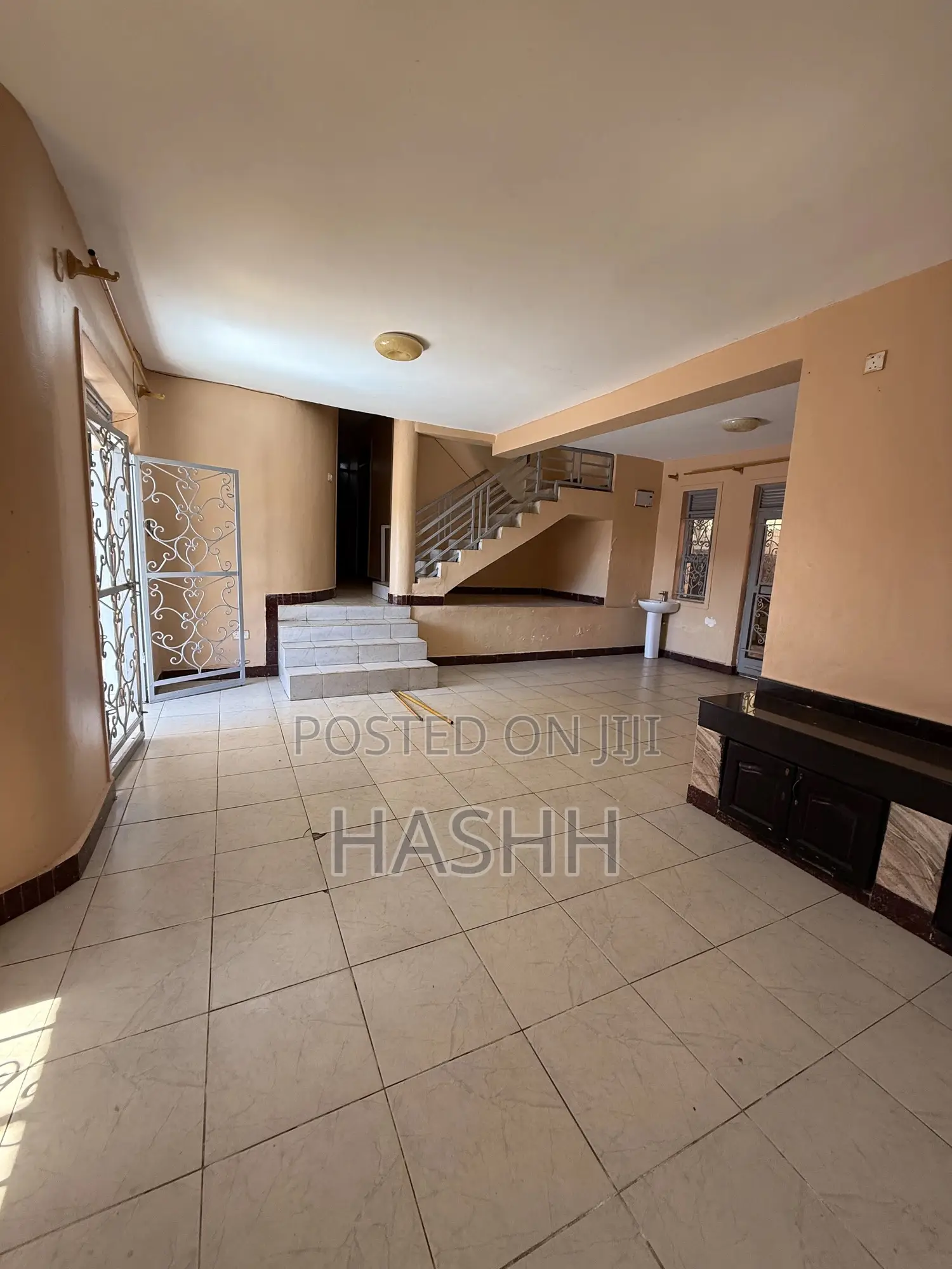 3bdrm Townhouse / Terrace in Bwebajja, Central Division for rent in Central Division