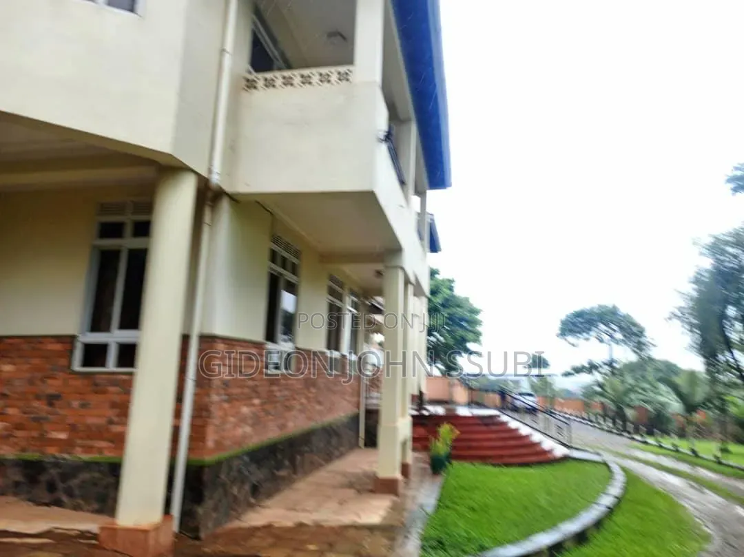 7bdrm Mansion in Bukasa Muyenga, Makindye for sale in Makindye