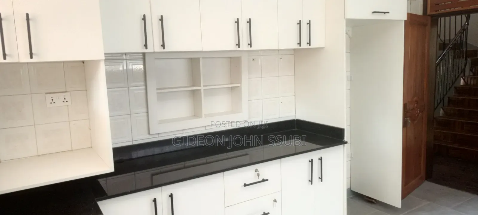 3bdrm Bungalow in Kironde Road Muyenga, Makindye for sale in Makindye