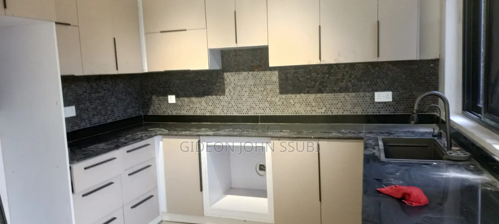 3bdrm Apartment in Bunga Ggaba Road, Makindye for sale in Makindye