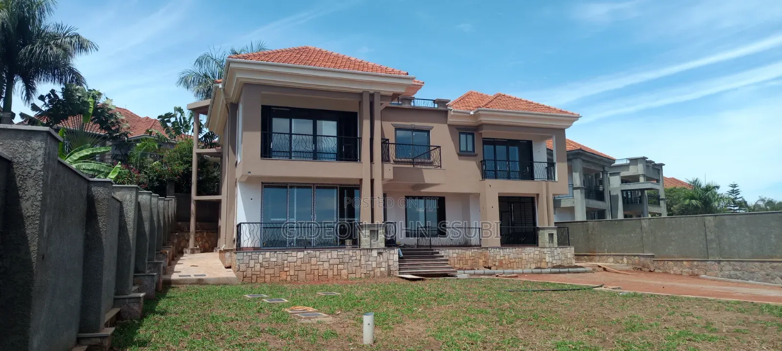 5bdrm Mansion in Bunga Ggaba Road, Makindye for sale in Makindye