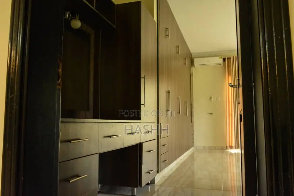 3bdrm Condo in Kololo, Central Division for sale in Central Division