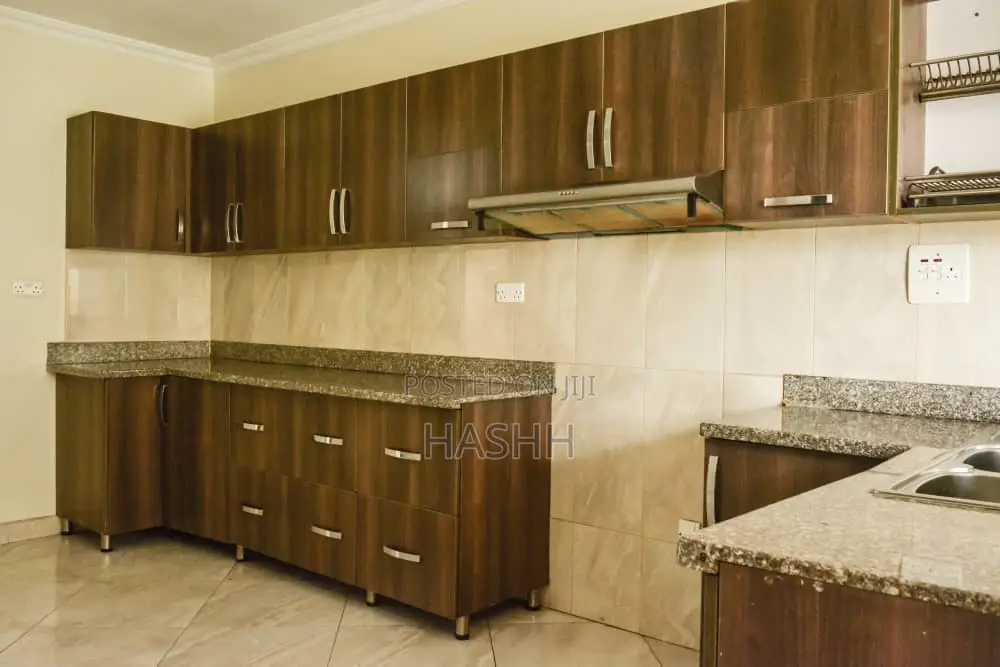 3bdrm Condo in Kololo, Central Division for sale in Central Division