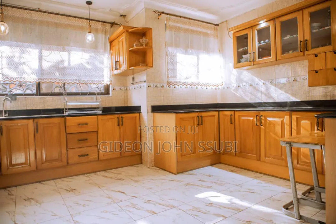 Furnished 5bdrm Mansion in Buziga, Makindye for sale in Makindye