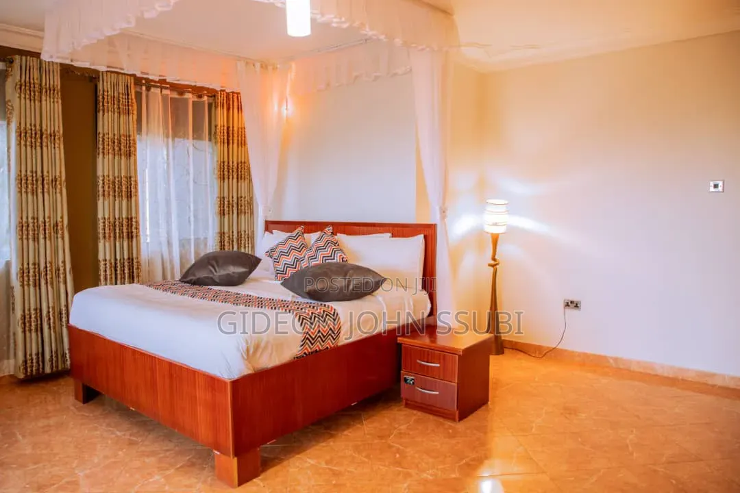 Furnished 5bdrm Mansion in Buziga, Makindye for sale in Makindye