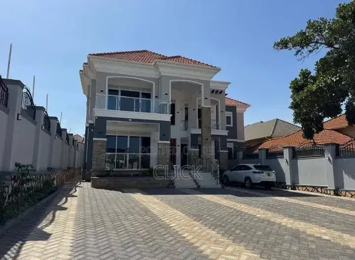 5bdrm Duplex in Muyenga, Makindye for rent in Makindye