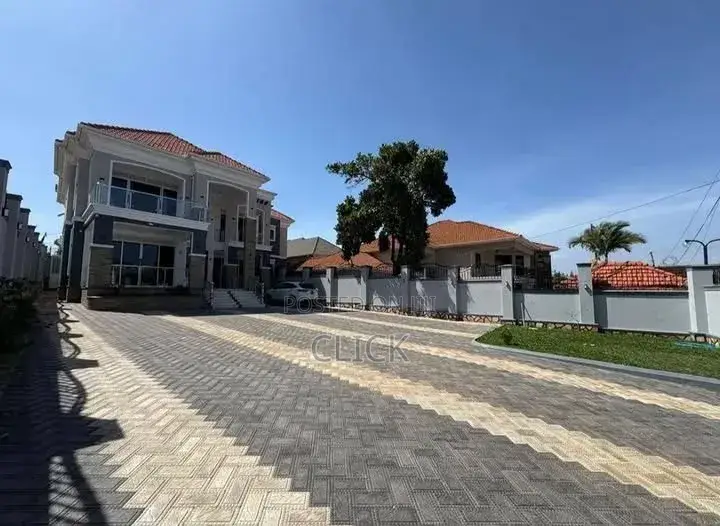 5bdrm Duplex in Muyenga, Makindye for rent in Makindye