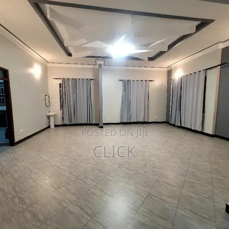 5bdrm Duplex in Muyenga, Makindye for rent in Makindye