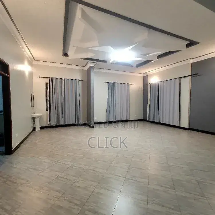 5bdrm Duplex in Muyenga, Makindye for rent in Makindye