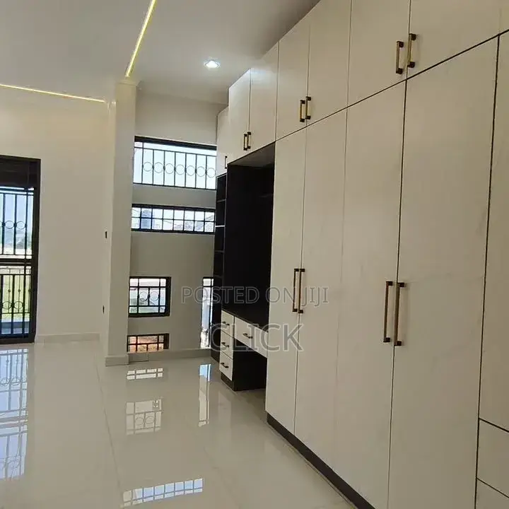 5bdrm Duplex in Kansanga, Makindye for rent in Makindye