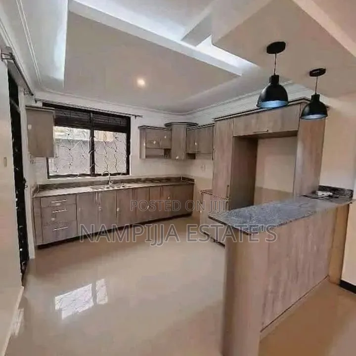 3bdrm Apartment in Nsambya, Makindye for rent in Makindye