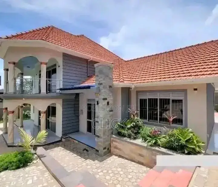 5bdrm Duplex in Muyenga, Makindye for rent in Makindye