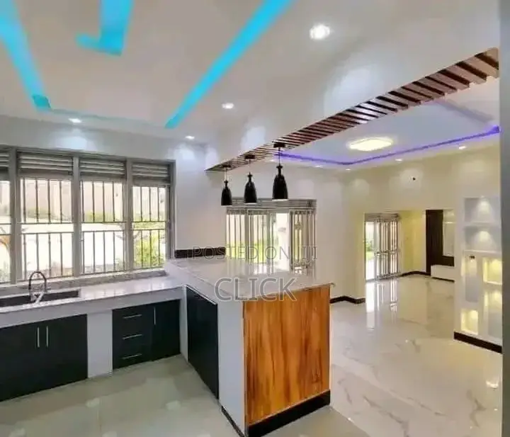 5bdrm Duplex in Muyenga, Makindye for rent in Makindye