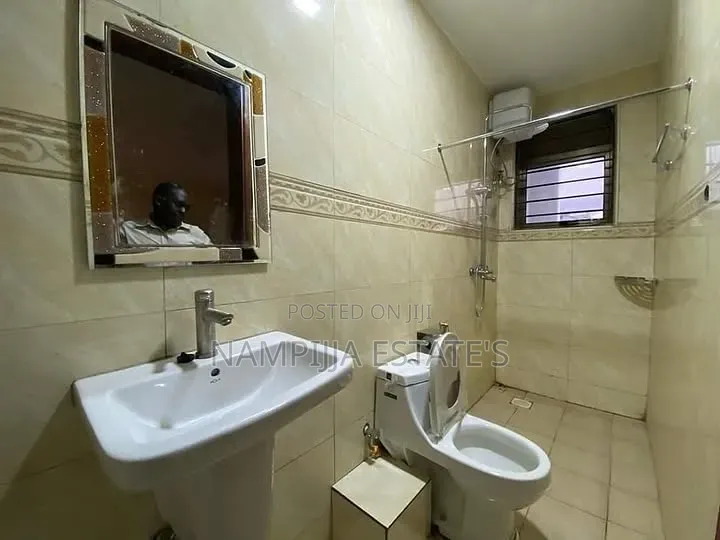 3bdrm Apartment in Buziga, Makindye for rent in Makindye