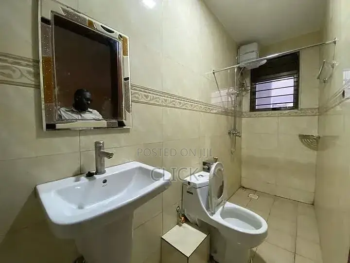 3bdrm Apartment in Buziga, Makindye for rent in Makindye