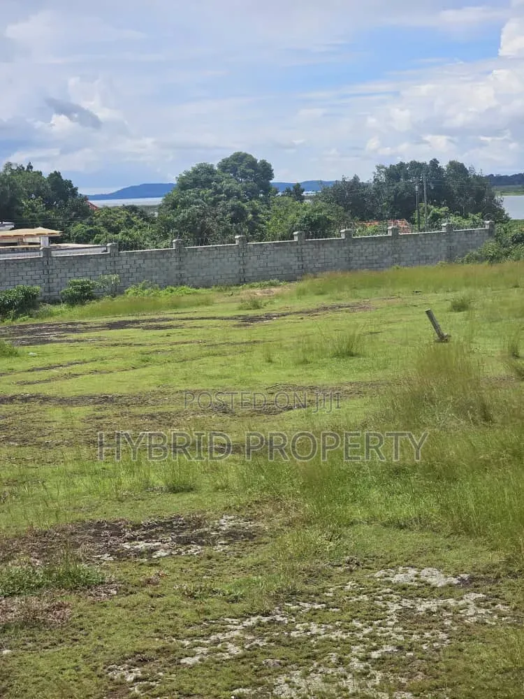 Prime Plot for Sale at Namulanda~Nganjo Lakeview Along Entebbe Road. in Ssisa