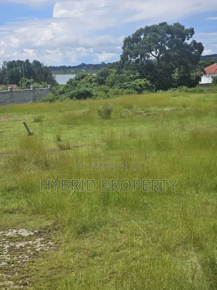Prime Plot for Sale at Namulanda~Nganjo Lakeview Along Entebbe Road. in Ssisa