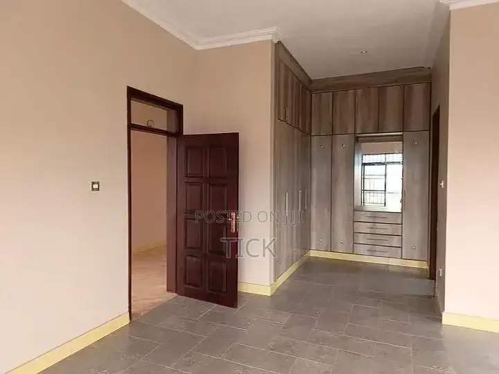4bdrm Duplex in Bunga, Makindye for rent in Makindye