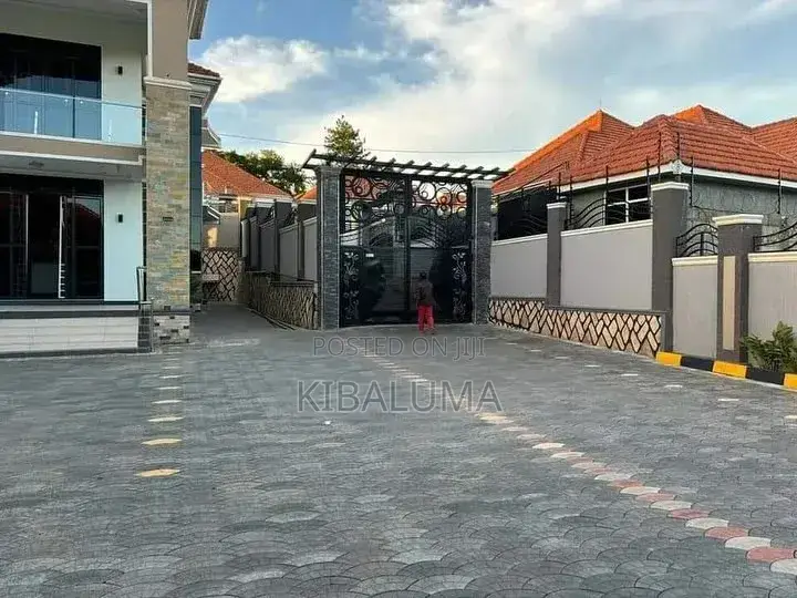 5bdrm Duplex in Munyonyo, Makindye for rent in Makindye