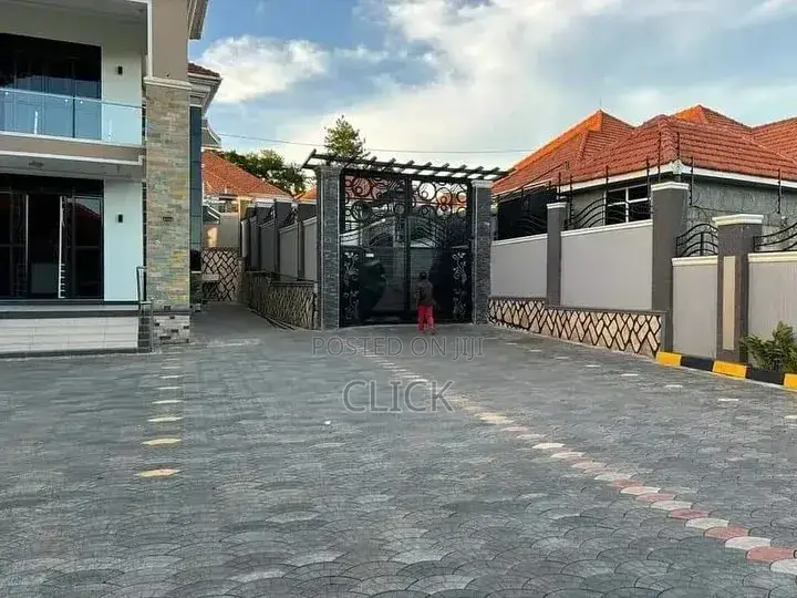 5bdrm Duplex in Munyonyo, Makindye for rent in Makindye