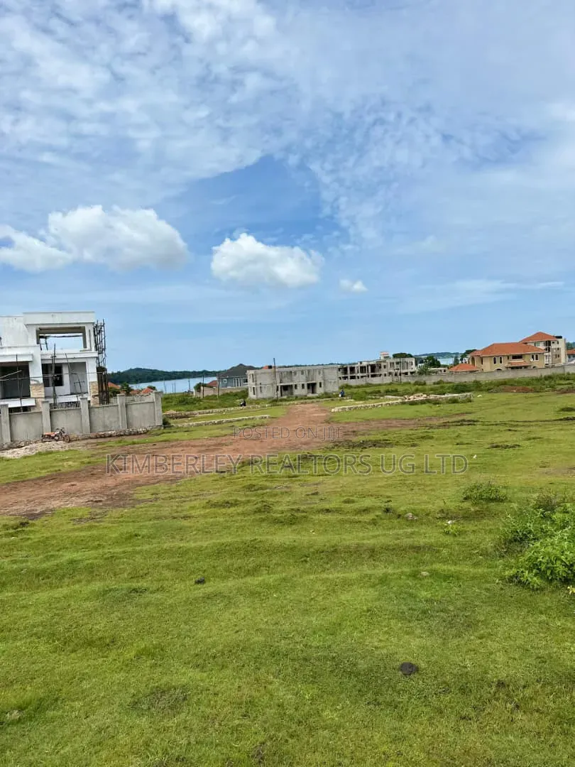 1 Acre Lakeview Prime Land – Bwebajja Hill, Entebbe at 1.2bn in Ssisa