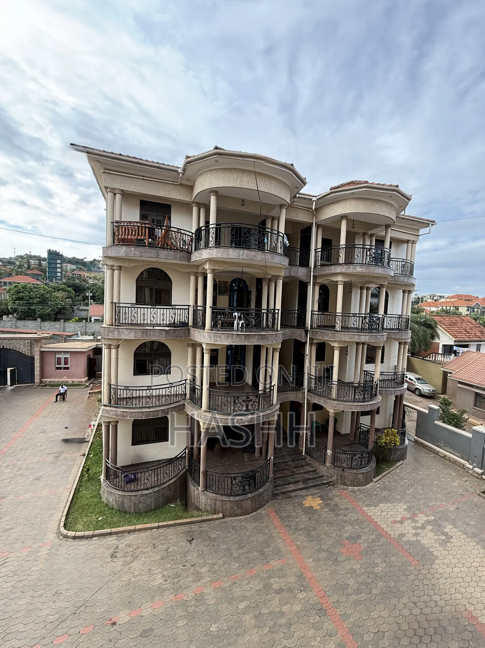 3bdrm Apartment in Muyenga, Central Division for rent in Central Division