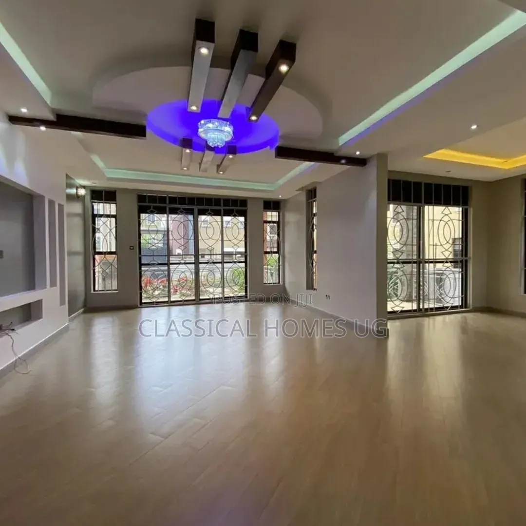 5bdrm Duplex in Lubowa Entebbe Road, Central Division for rent in Central Division
