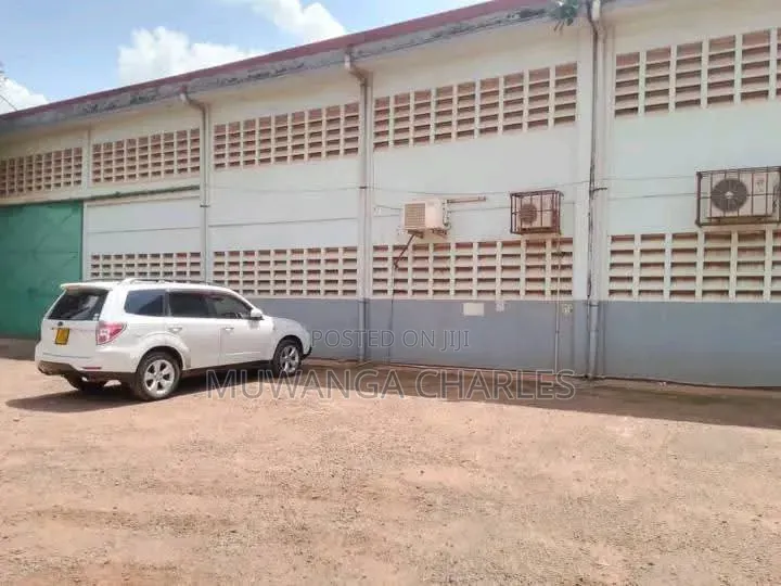 Warehouse for Rent in Bugoloobi in Nakawa