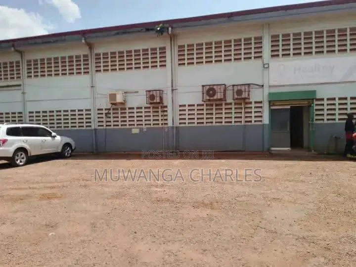 Warehouse for Rent in Bugoloobi in Nakawa