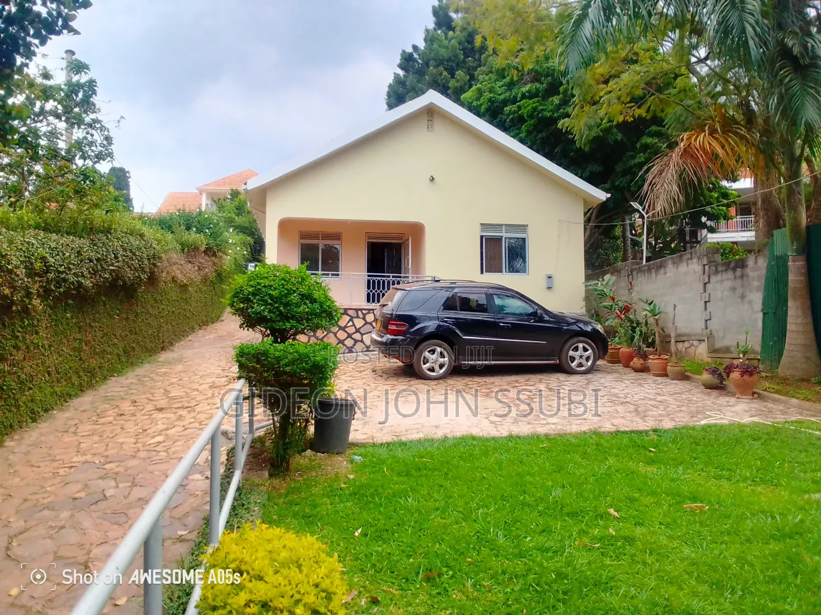 3bdrm Bungalow in Muyenga, Makindye for rent in Makindye