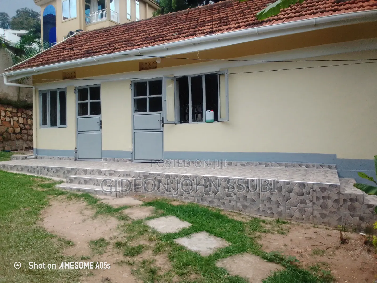 3bdrm Bungalow in Muyenga, Makindye for rent in Makindye