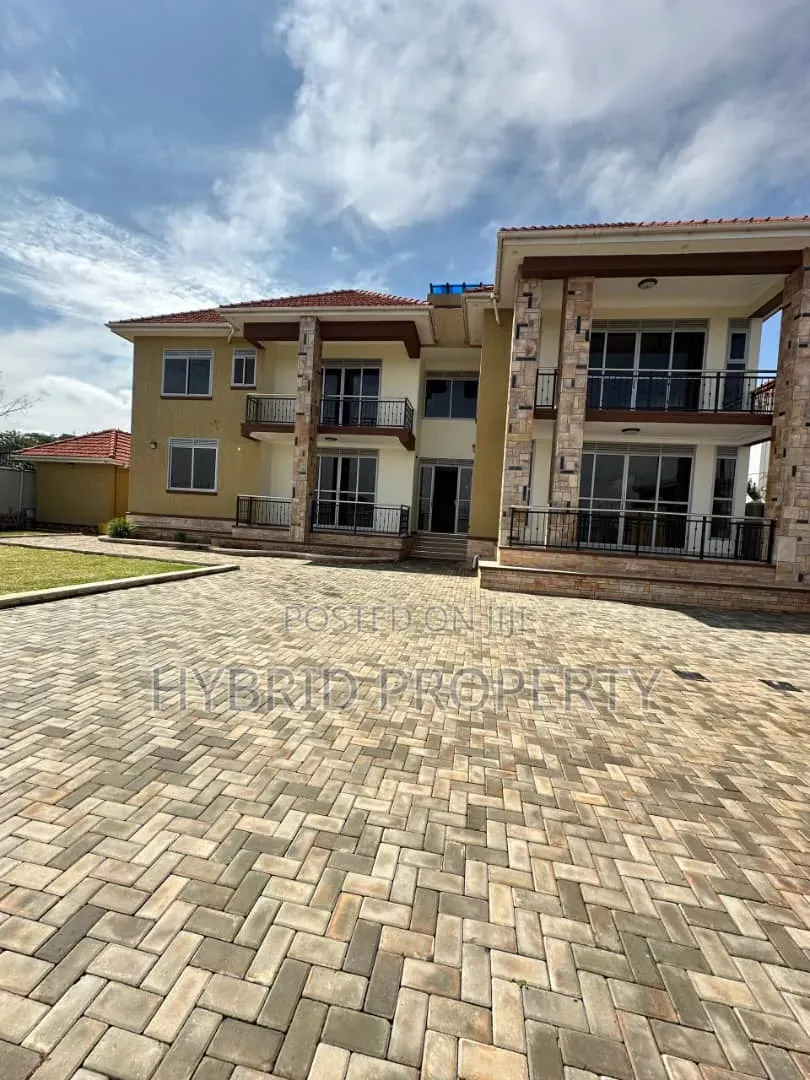 5bdrm House in Kigo~Munyonyo Along, Ssabagabo-Makindye for sale in Ssabagabo-Makindye