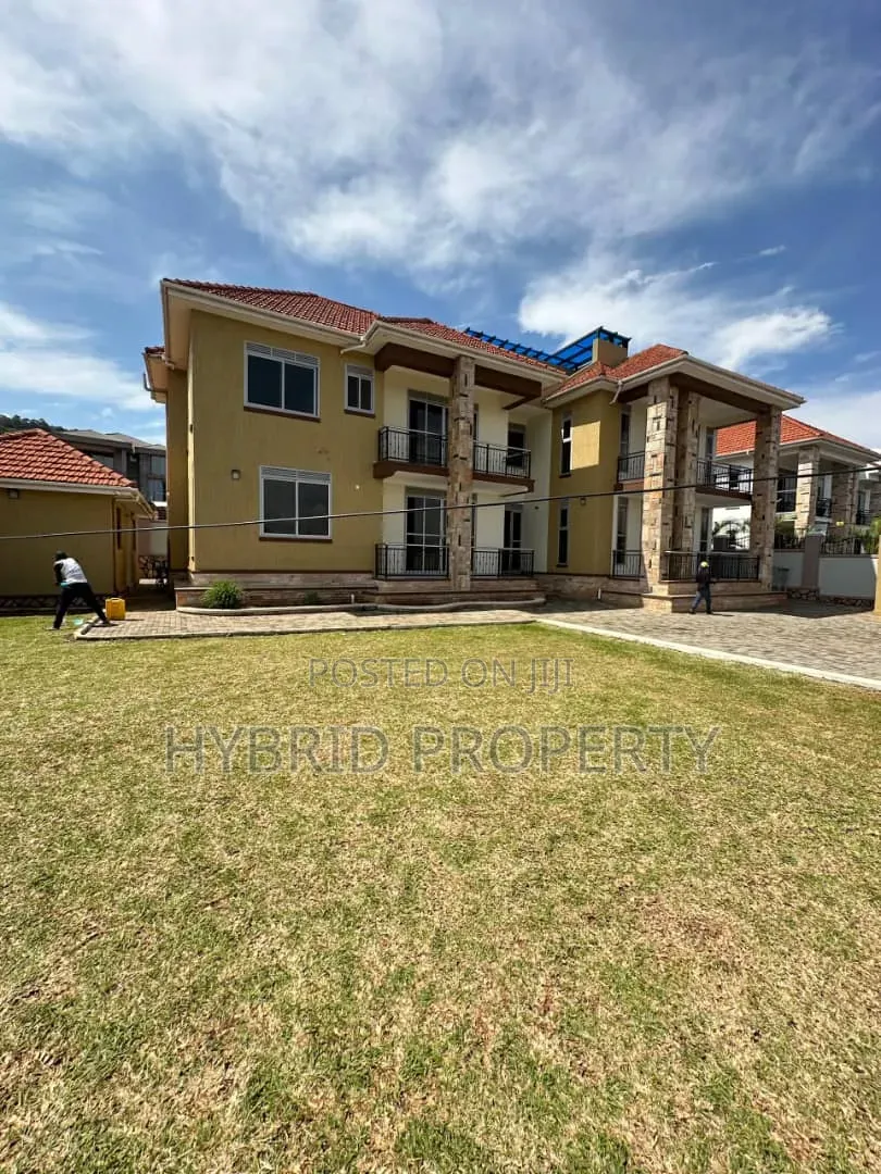 5bdrm House in Kigo~Munyonyo Along, Ssabagabo-Makindye for sale in Ssabagabo-Makindye