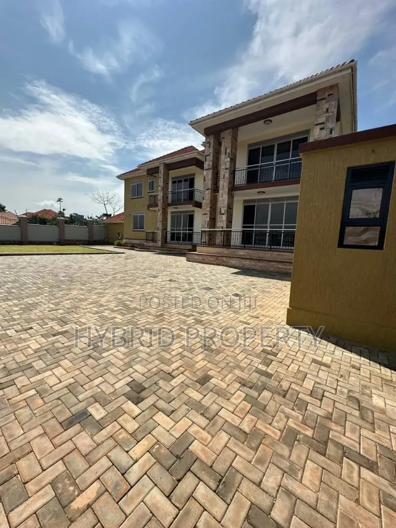 5bdrm House in Kigo~Munyonyo Along, Ssabagabo-Makindye for sale in Ssabagabo-Makindye