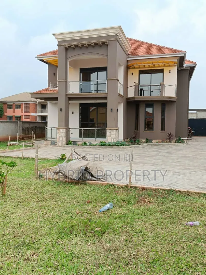 5bdrm House in Kigo~Munyonyo Along, Ssabagabo-Makindye for sale in Ssabagabo-Makindye