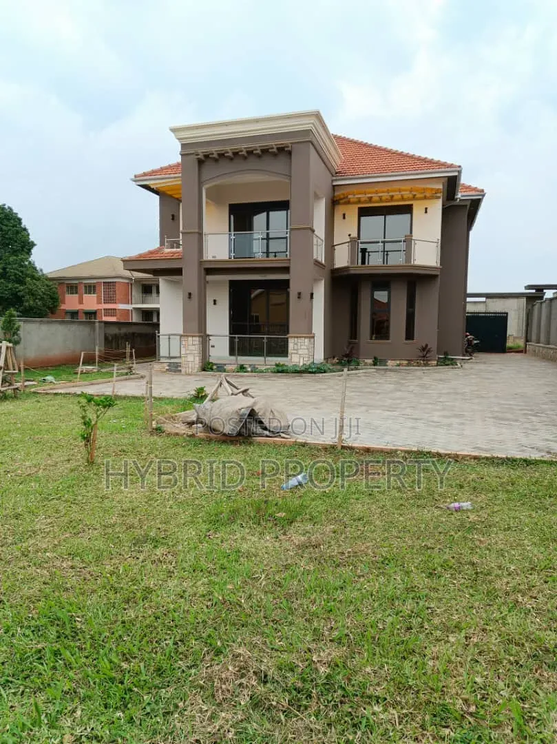 5bdrm House in Kigo~Munyonyo Along, Ssabagabo-Makindye for sale in Ssabagabo-Makindye