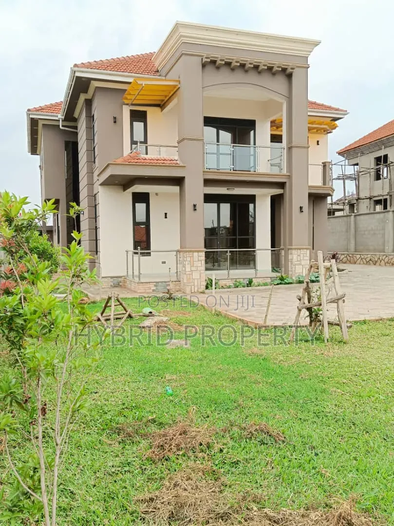 5bdrm House in Kigo~Munyonyo Along, Ssabagabo-Makindye for sale in Ssabagabo-Makindye