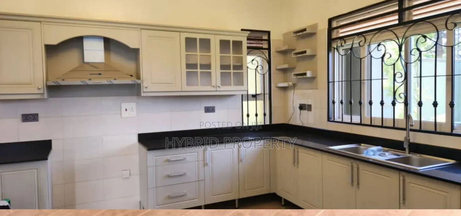 4bdrm House in Kitende Along, Ssisa for sale in Ssisa