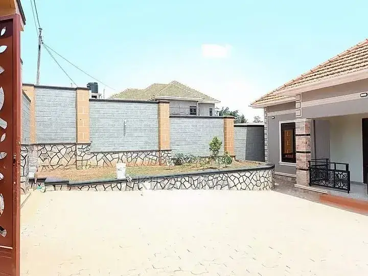 4bdrm House in Muyenga, Makindye for rent in Makindye