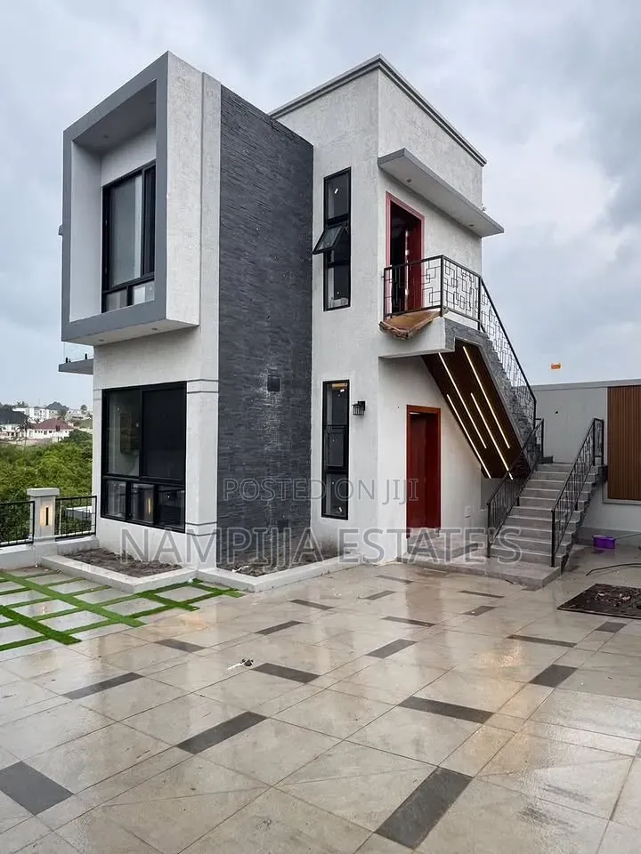 4bdrm Duplex in Muyenga, Makindye for rent in Makindye