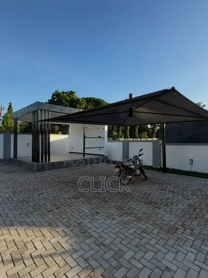 4bdrm Duplex in Kira, Nakawa for sale in Nakawa