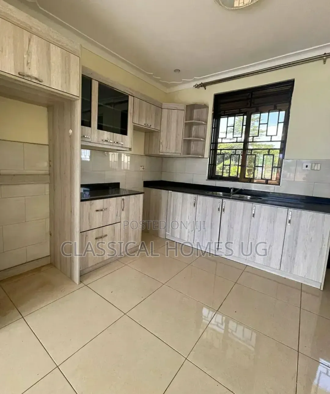 3bdrm Apartment in Lubowa Entebbe Road, Central Division for rent in Central Division