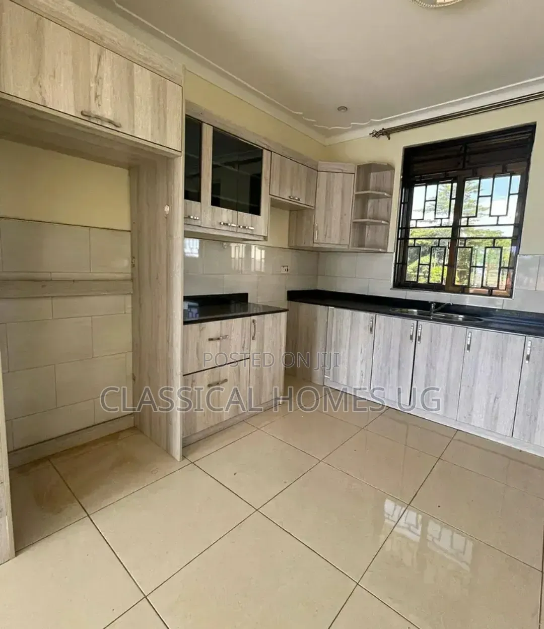 3bdrm Apartment in Lubowa Entebbe Road, Central Division for rent in Central Division