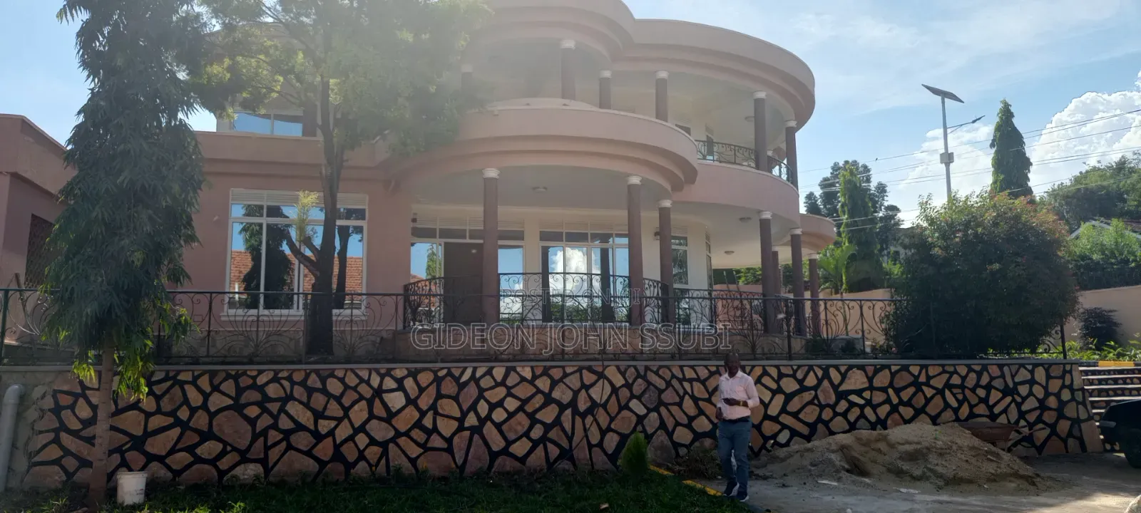 5bdrm Mansion in Makindye for rent in Makindye