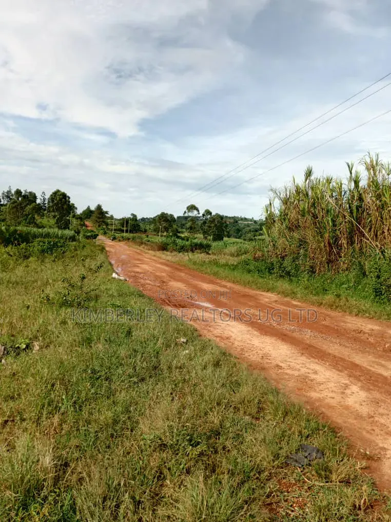 4 Prime Acres of Land – Kira Kiwolongoma at 270m in Kira