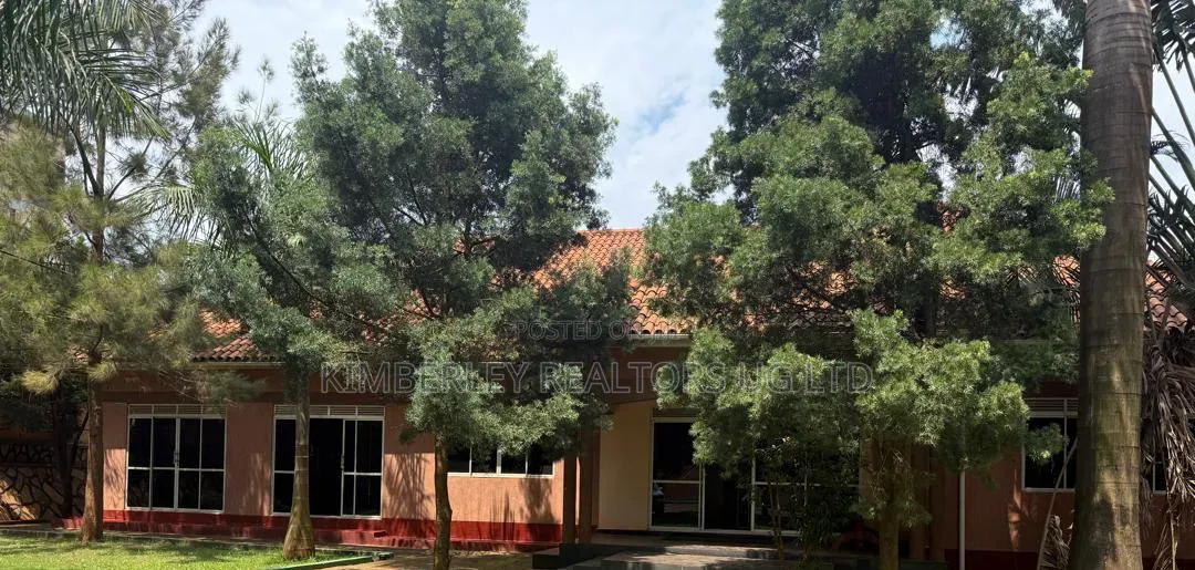 Partitioned Office House – Mengo at 1.25bn in Rubaga