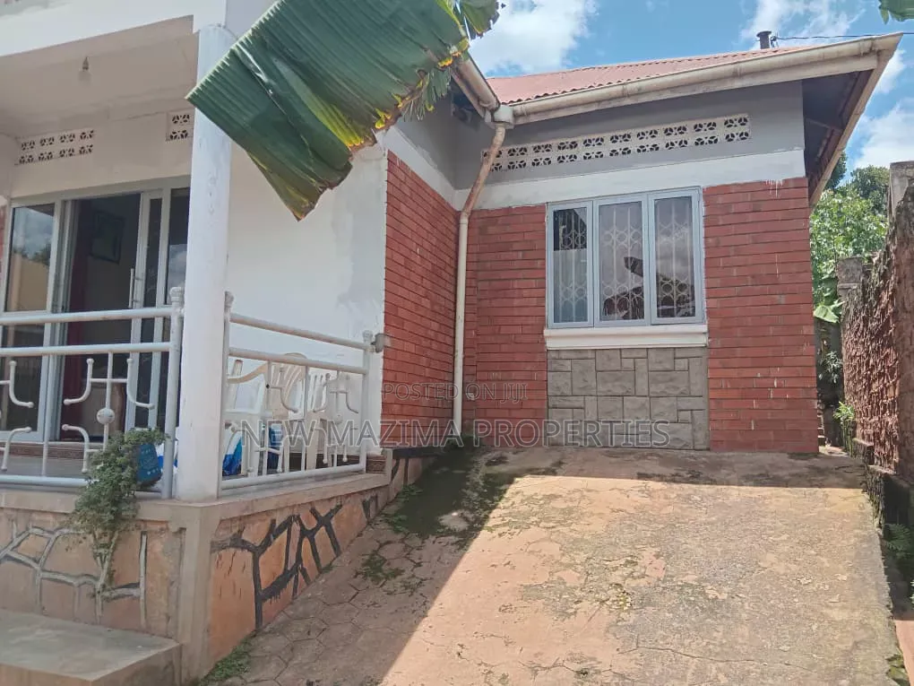 3bdrm Bungalow in Bunamwaya, Central Division for sale in Central Division